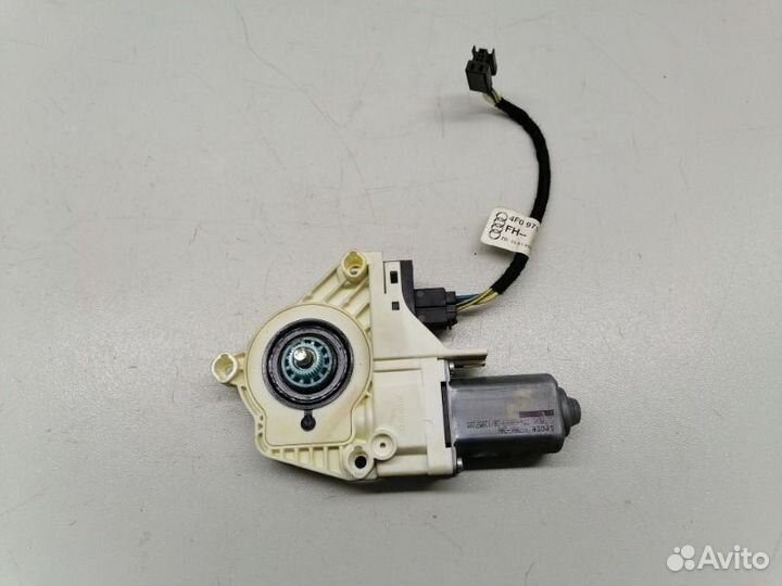 Моторчик стеклоподъемика задний левый Audi A6 C6