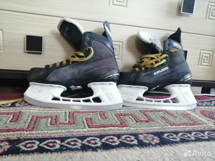 Продам хоккейные коньки
