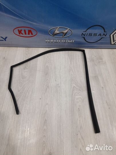 Уплотнитель зад проема стекла двери Hyundai solari