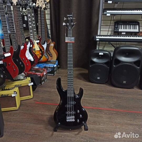 Бас гитара Clevan + Аксессуары