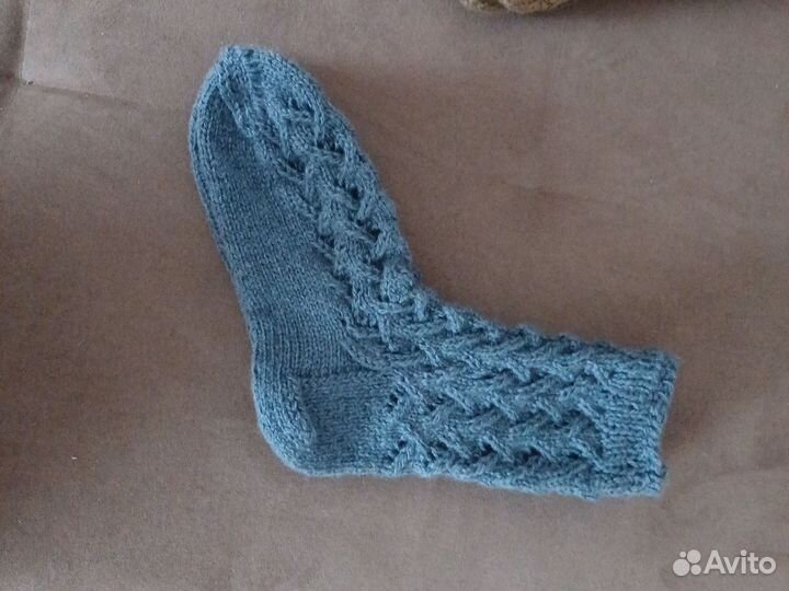 Шерстяные носки ручной вязки