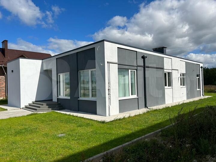 Коттедж 182 м² на участке 7 сот.