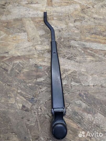 Поводок стеклоочистителя Додж караван Вояджер 01