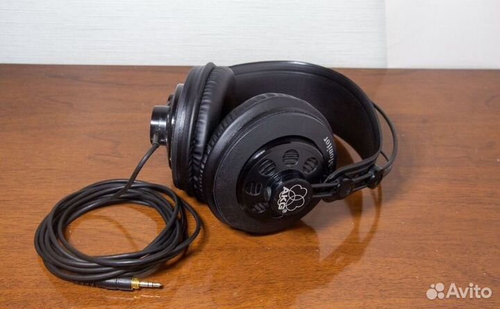 Студийные наушники akg k240df