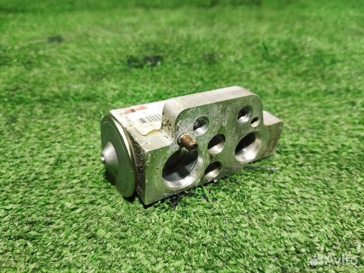 Клапан кондиционера трв Skoda Octavia A5