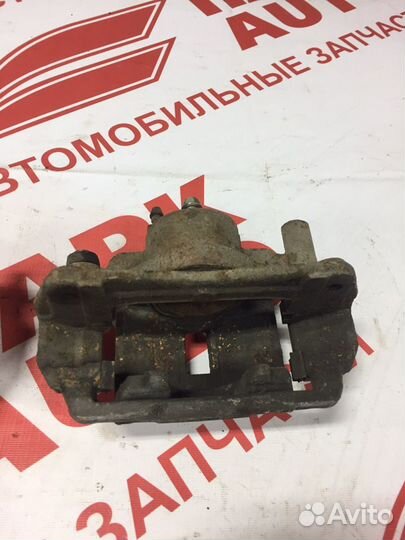 Суппорт передний правый Мазда 6 2006