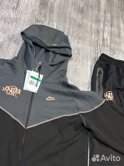 Спортивный костюм syna world