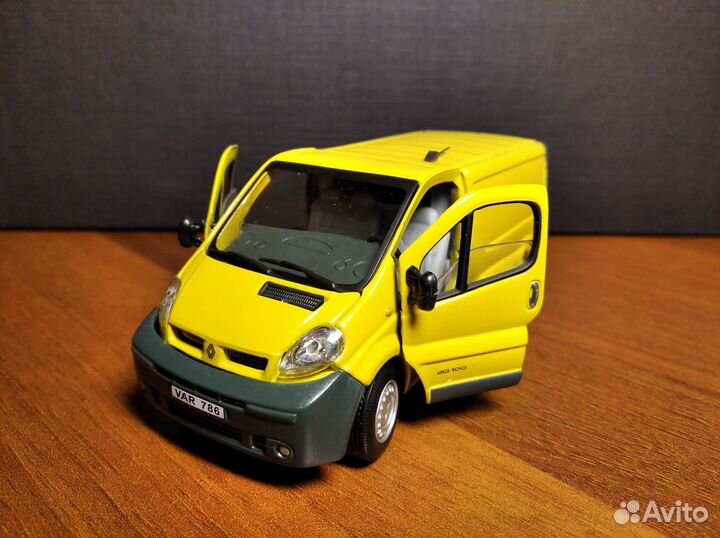 Renault Trafic Van