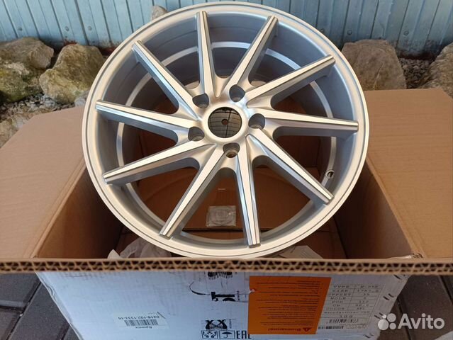 Литьё новое Vossen r-17 (5x112) 4 шт