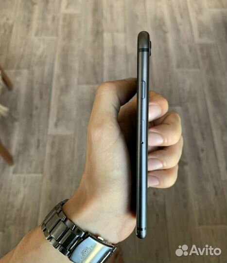 Телефон iPhone 8 64 gb