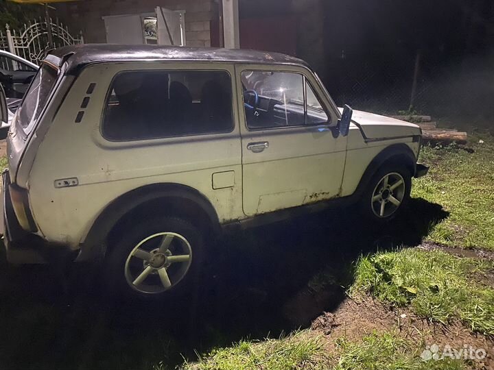 LADA 4x4 (Нива) 1.8 МТ, 2001, 140 000 км