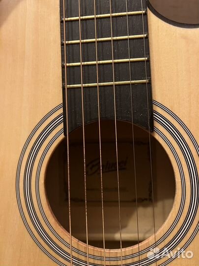 Акустическая гитара