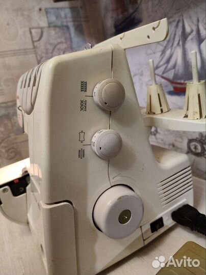 Швейная машина Janome