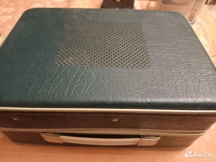 Проигрыватель Юность-301 для виниловых пластинок