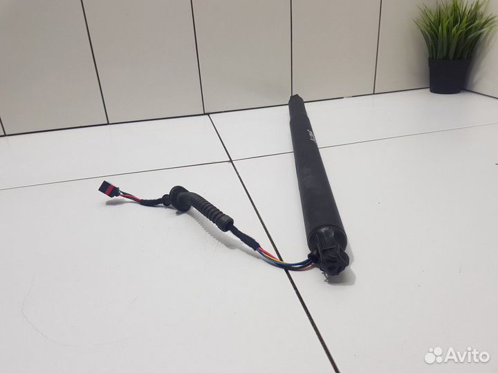 Амортизатор багажника левый (Chery Tiggo 8)