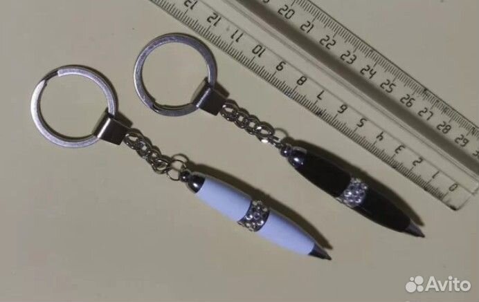 Ручка-брелок со стразами с поворотным механизмом