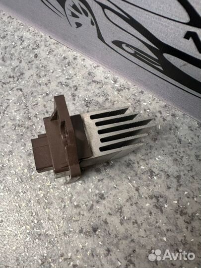 Резистор печки Kia Ceed ED хэтчбек 1.6