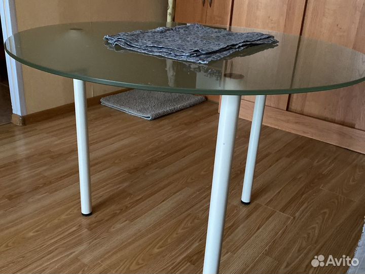 Кухонный стол стеклянный IKEA