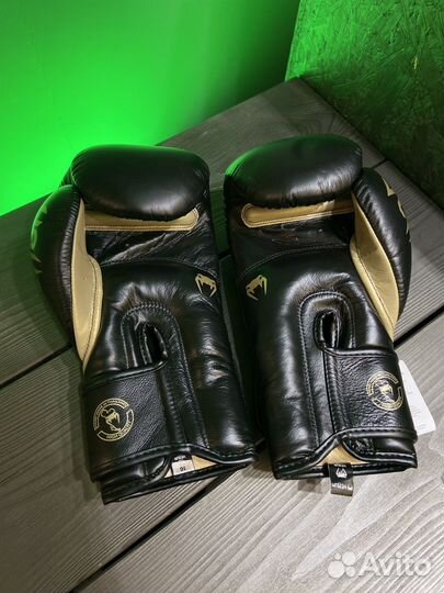 Боксерские перчатки Venum Giant 3.0 Boxing Gloves