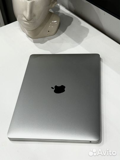 MacbookPro 13 inch, M1, 2020, на 16 гб