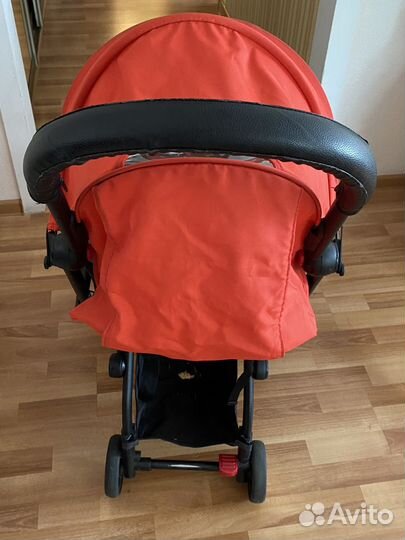 Прогулочная коляска yoya