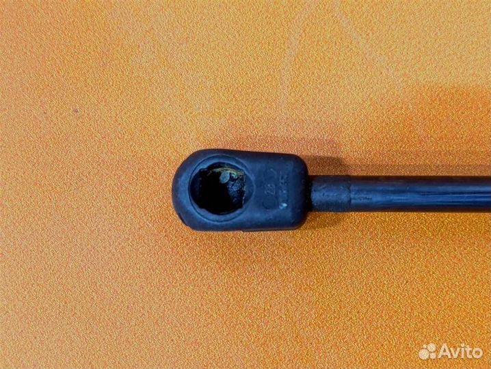 Амортизатор капота w220 S-class 628.960 2003