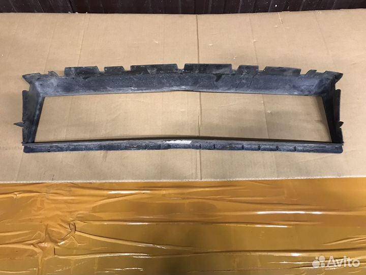 Дефлектор жалюзи радиатора Mercedes W118 C118