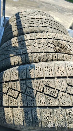 Kumho I'Zen Stud Snow KW11 235/70 R16