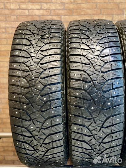 Bridgestone Blizzak Spike-02 SUV 235/65 R17