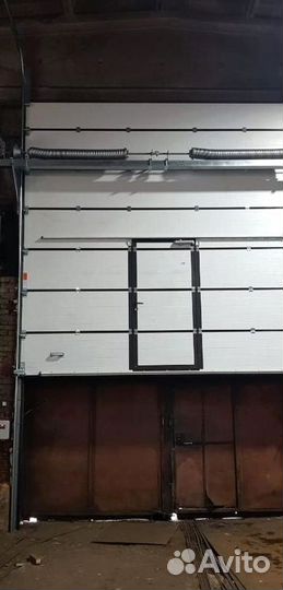 Секционные ворота