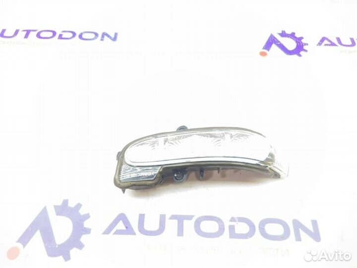 Повторитель поворота левый Mercedes E W211