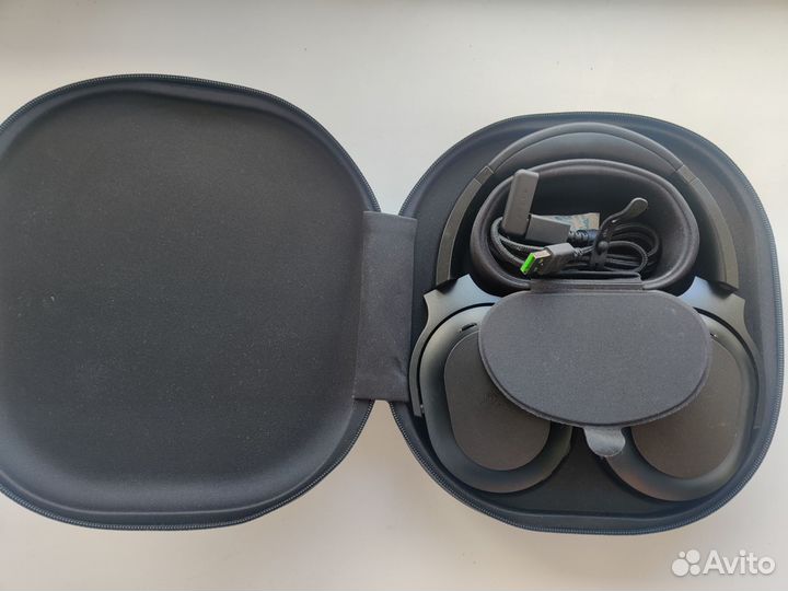 Беспроводные наушники Razer Barracuda Pro