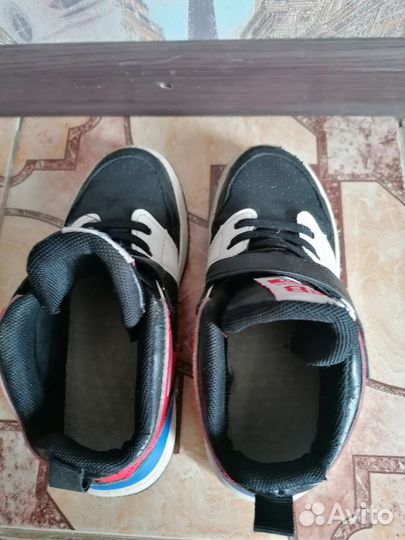 Кроссовки детские