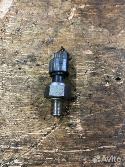 Датчик детонации Toyota nadia