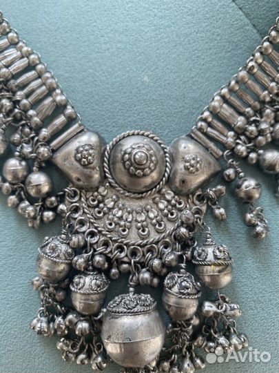 Украшение на шею