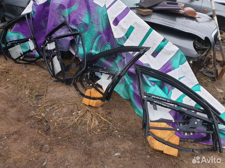 Рамка стекла двери Audi A4 b5 ауди а4 б5 рама в5