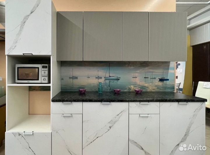 Кухня угловая белая