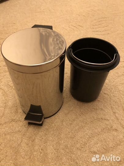 Мусорное ведро с педалью