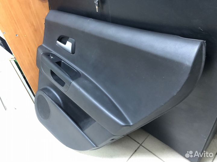 Обшивка двери задняя правая Kia Ceed хэтчбек 2011