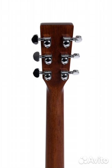 Sigma 000MC-15E, 6-струнная электроакустическая гитара. Корпус 000-14 Fret с вырезом. Верхняя дека и