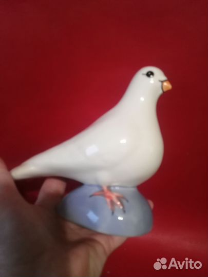 Фарфоровая статуэтка