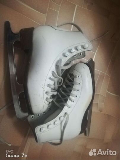 Профессиональные фигурные коньки 29 размер