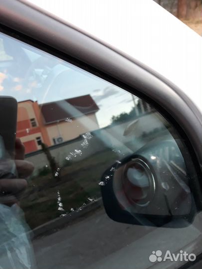 Стекло на Renault Duster