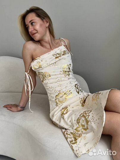 Платье женское новое 42 44