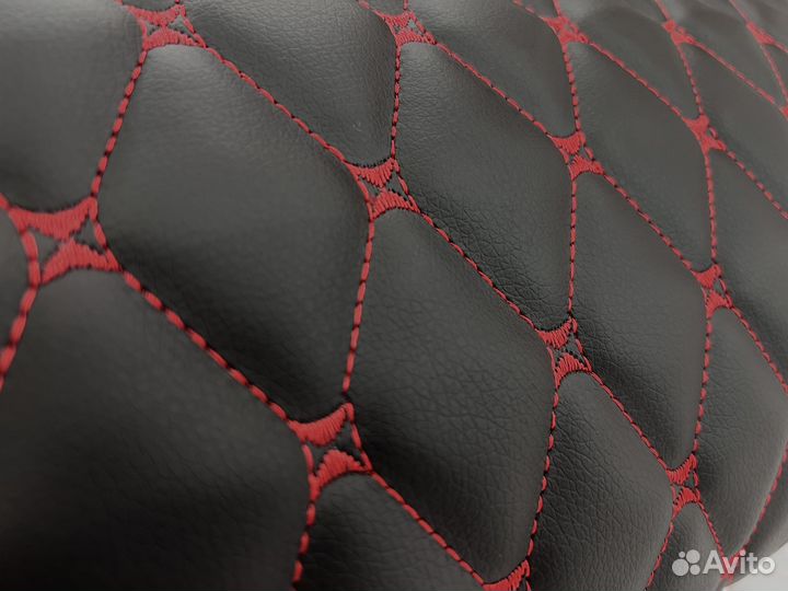Стеганая экокожа черная красный ромб