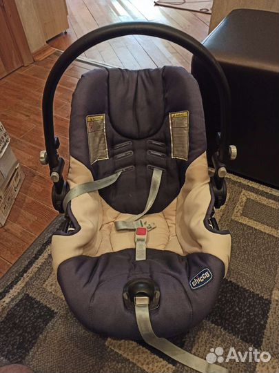 Детская автомобильная люлька Chicco