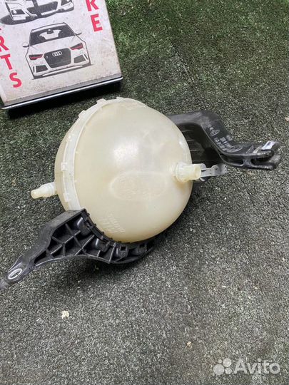 Бачок расширительный на BMW 5-Series, F10, F11