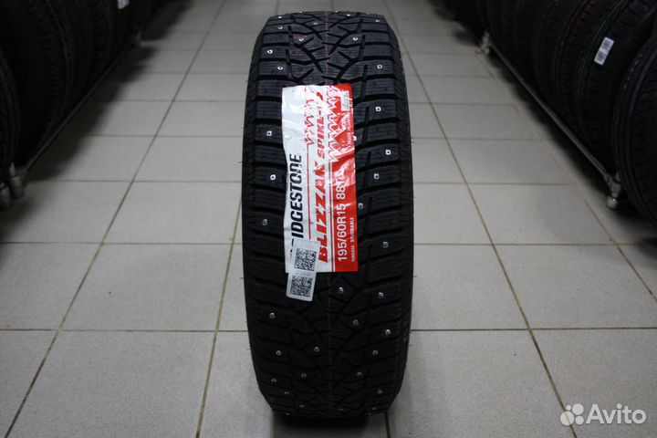Bridgestone Blizzak Spike-02 195/60 R15 88T