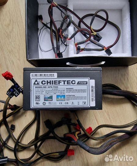 Блок питания Сhieftec 750w