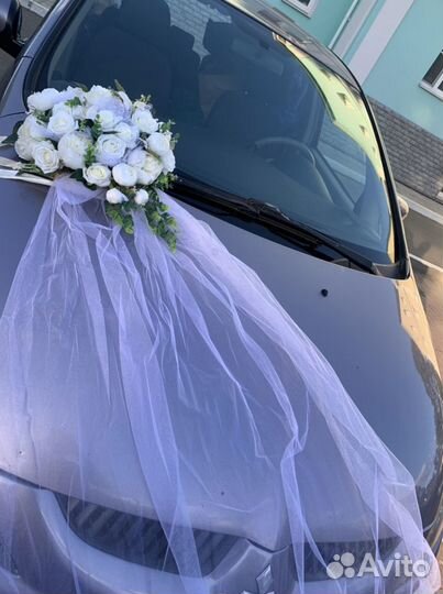 Свадебные украшения автомобиля в аренду